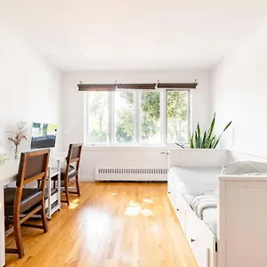 Bright Riverfront 3-bedroom Appartement